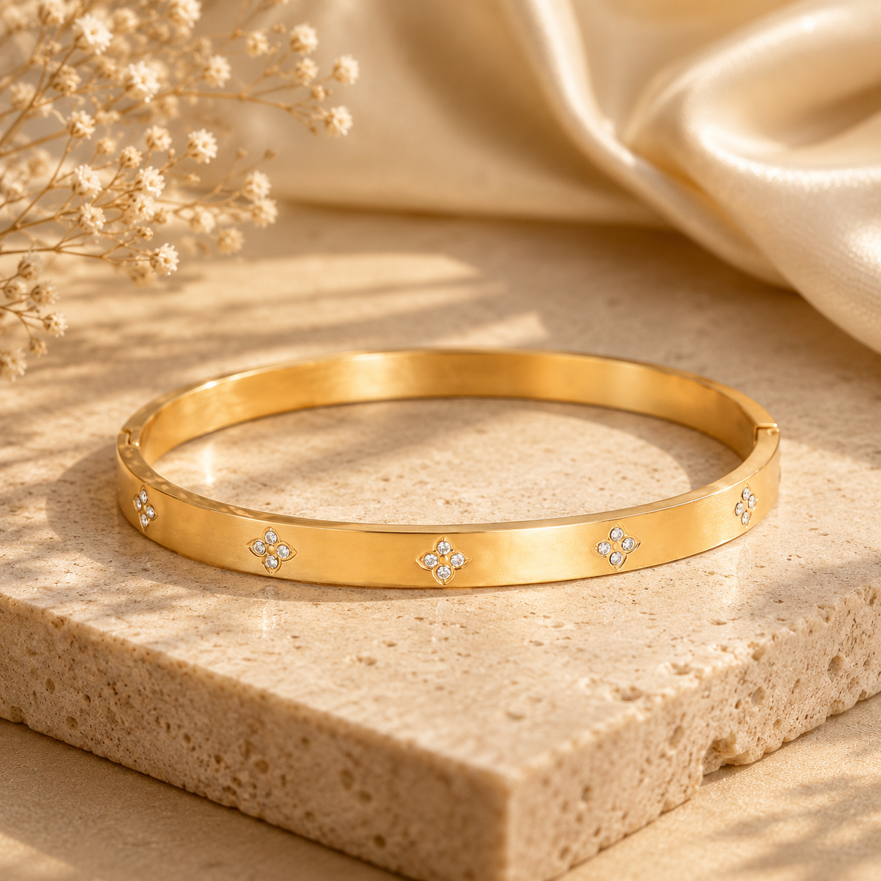 Armreif Mora in Gold