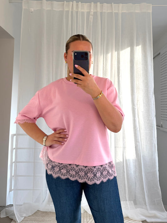 Butterstoff Oberteil mit Spitze in Rosa