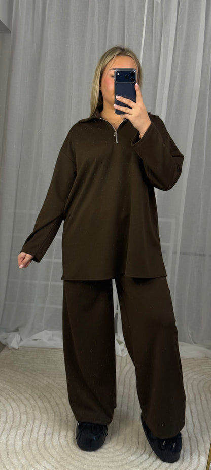 Butterstoff Zweiteilern in Braun