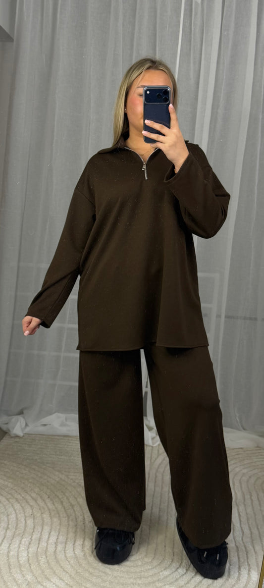 Butterstoff Zweiteilern in Braun