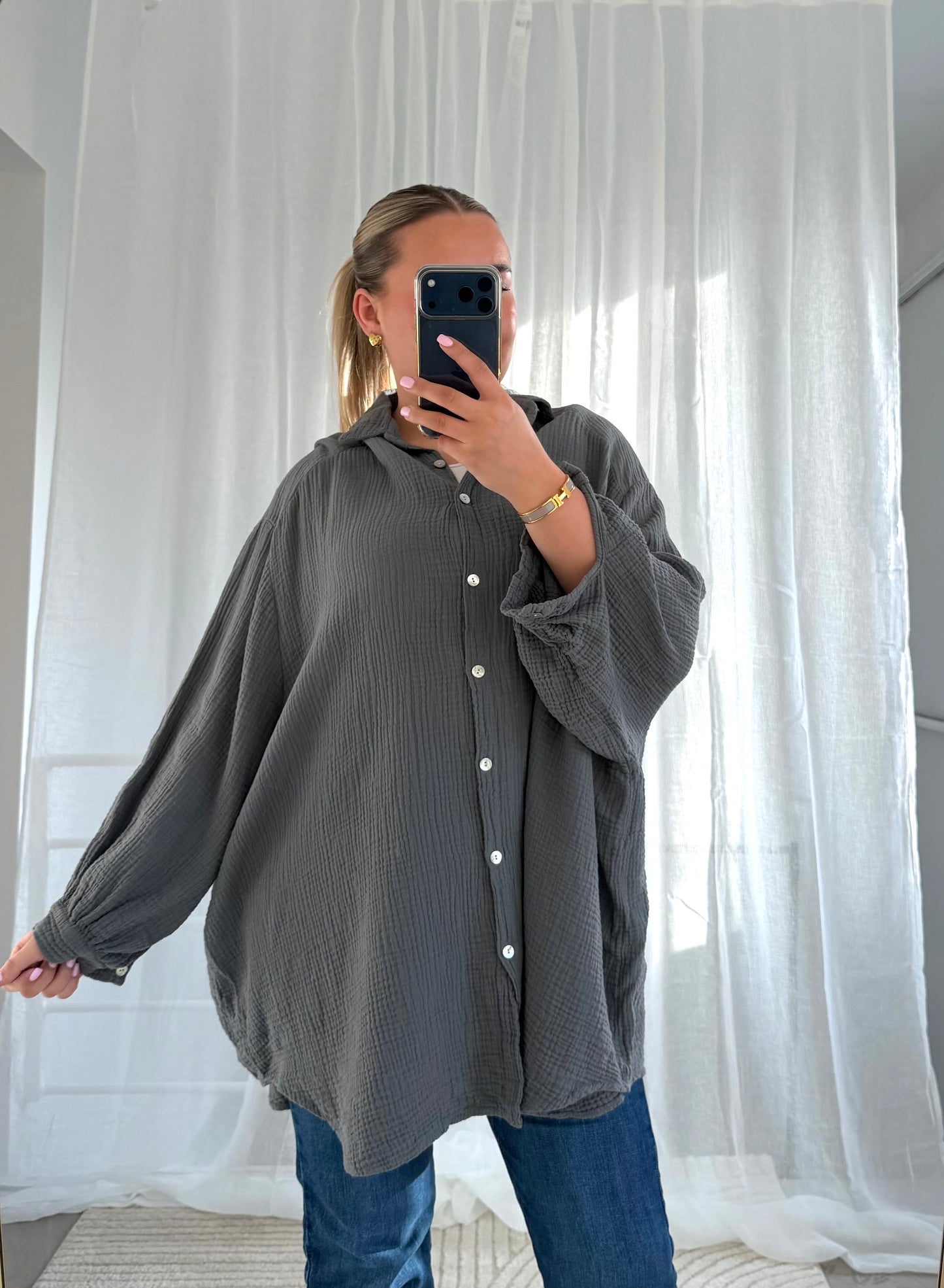 Oversized Musselin Bluse in Grau