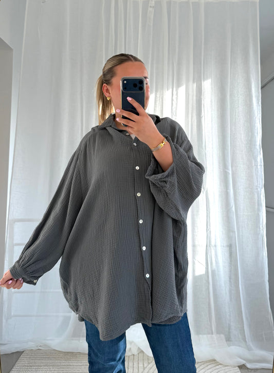 Oversized Musselin Bluse in Grau