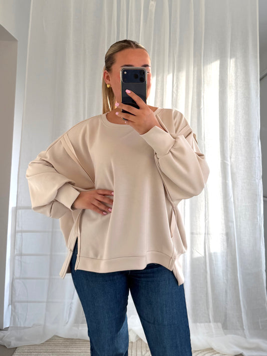 Oversized Butterstoff Pulli in Beige