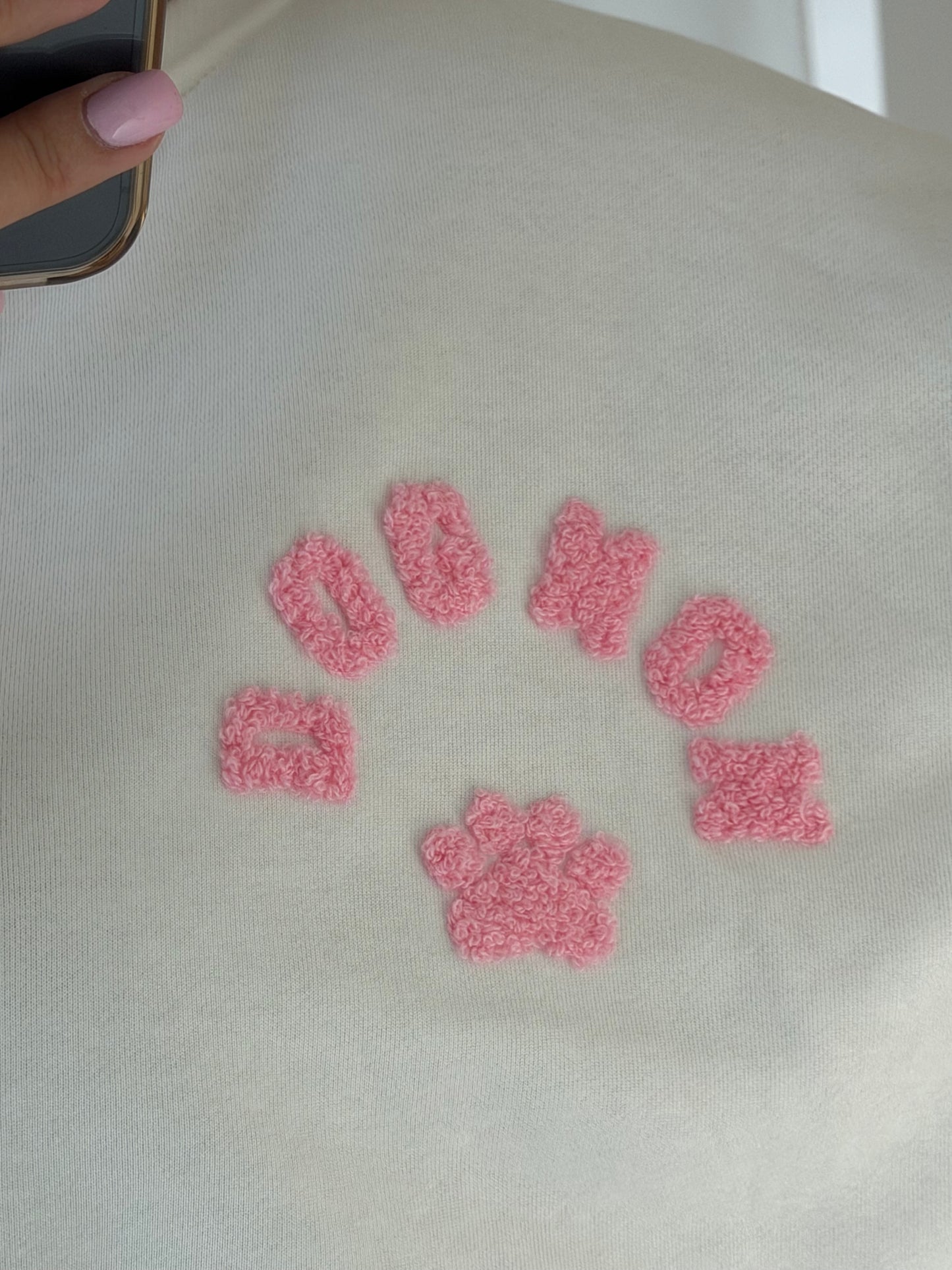 Dog Mom Pullover in Weiß Rosa