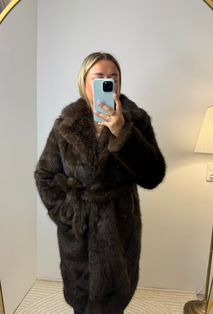 Fellmantel Schokobraun Mittellang